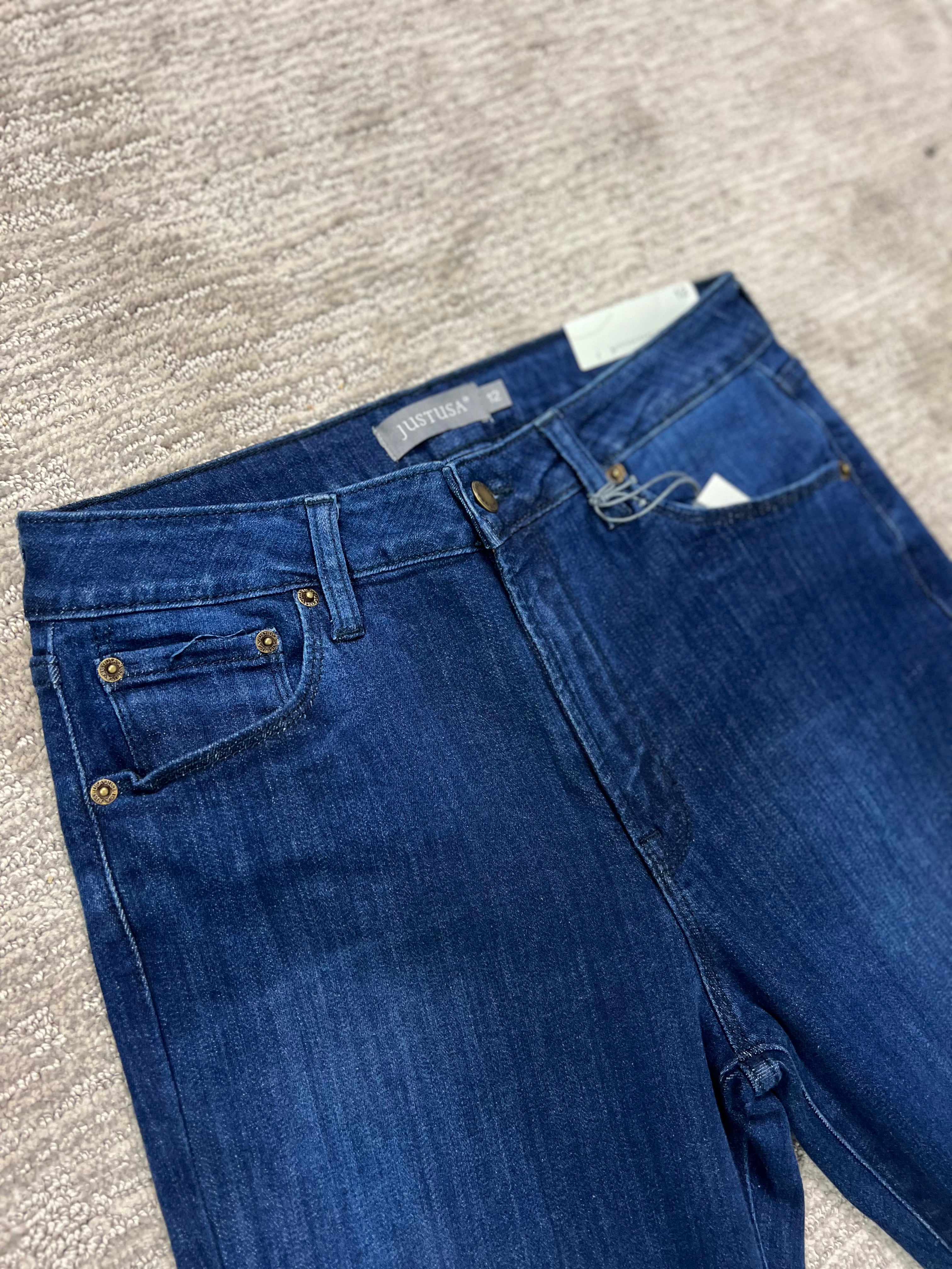 DISTRESSED KNEE SKINNY DENIM