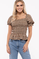 Load image into Gallery viewer, FLORAL SMOCKED SHORT SLEEVE TOP
