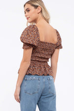 Load image into Gallery viewer, FLORAL SMOCKED SHORT SLEEVE TOP
