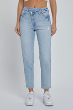 Load image into Gallery viewer, ASYMMETRICAL ZIP MOM JEAN
